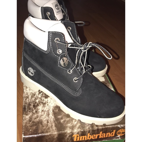 black and white timbs